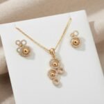 Parure Bijoux Femme Dorée avec Strass - vue principale et présentation du produit