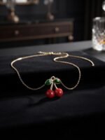 Collier Femme Cerises - vue détaillée et finitions de qualité