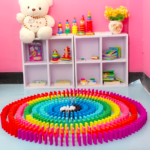Jeu de Dominos en Bois Colorés - vue principale et présentation du produit