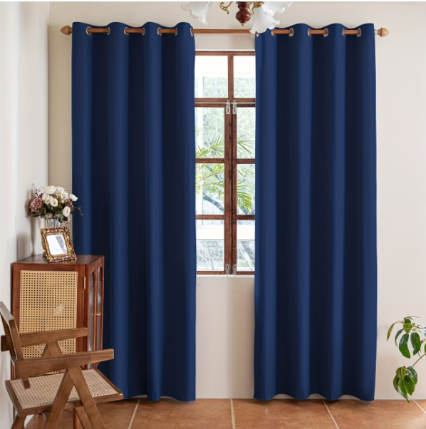 Set de 2 panneaux de rideaux opaques 2.40 x 1.40 m x(2 pièces) - vue principale et présentation du produit