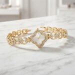 Montre Femme Dorée Élégante avec Strass - prise en main et utilisation pratique