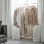 Portant Blanc Minimaliste : L'Alliance Parfaite du Design et de l'Organisation - vue principale et présentation du produit