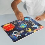 Planche Sensorielle Montessori "Aventure Spatiale" - vue principale et présentation du produit